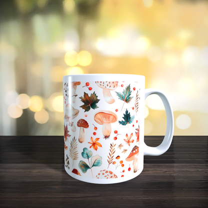 Cană ceramică personalizată „Ciuperci de pădure și frunze verzi” – 330 ml, albă