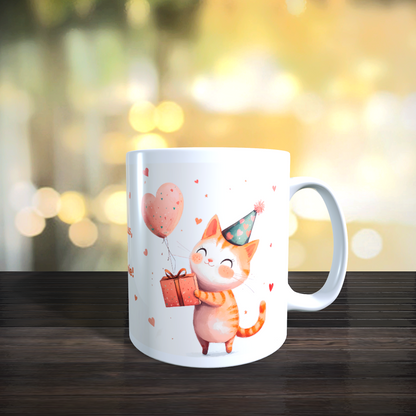 Cană ceramică personalizată aniversară cu pisicuță – „Un an în plus, aceeași drăgălășenie!” – 330 ml, albă