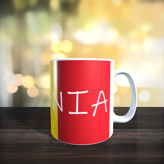 Cană personalizată „ROMANIA” – design minimalist cu tricolor