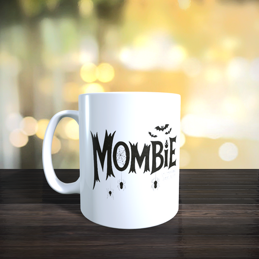 Cană ceramică personalizată „Mombie, ca o mamă normală înainte de cafea” – 330 ml, albă