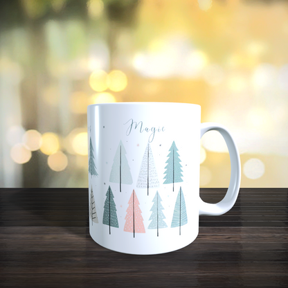 Cană ceramică personalizată „Snowflakes, Christmas Trees, Magic” – 330 ml, albă