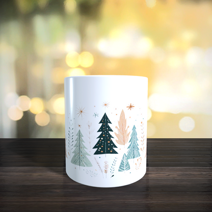 Cană ceramică personalizată „Brazi de Sărbătoare – Stele aurii” – 330 ml, albă