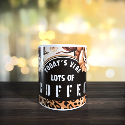 Cană ceramică personalizată „Vibe-ul de azi: Multă cafea” – 330 ml, albă